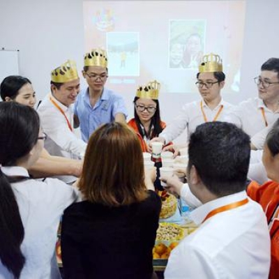 深秋十月-納宏光電員工生日會(huì)溫馨落幕